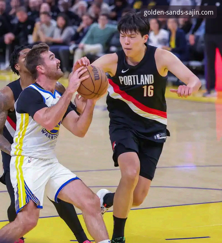 sajin官方网站最新版 揭秘NBA加时鏖战背后:从勇士险胜火箭看现代体育娱乐的沉浸式进化